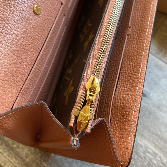 Louis Vuitton Pink Pallas Wallet 💕 - Picture 12 of 15